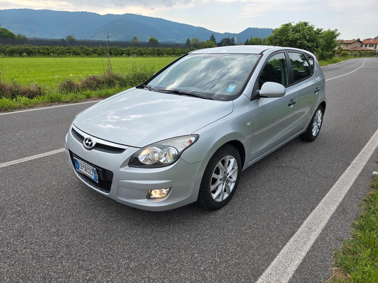 HYUNDAI i30 1.6 CRDi 90CV "ADATTA PER NEOPATENTATI"