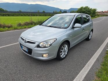 HYUNDAI i30 1.6 CRDi 90CV "ADATTA PER NEOPATENTATI"
