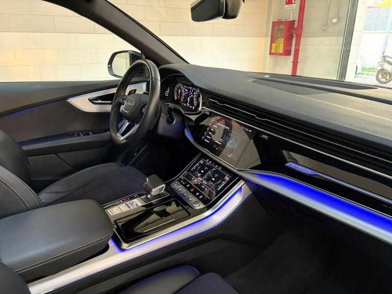Audi Q8 55 TFSI 250kW quattro tiptronic Sport