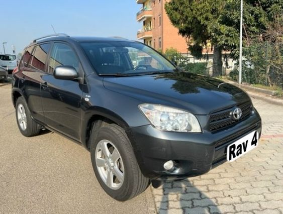 TOYOTA RAV 4 MY23 RAV4 2.2 D-4D 136 CV Luxury