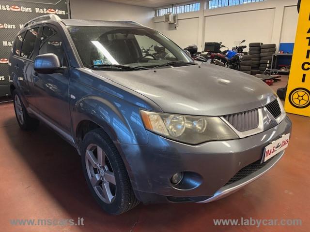 MITSUBISHI Outlander 2.2 DI-D 4WD Instyle 7p.