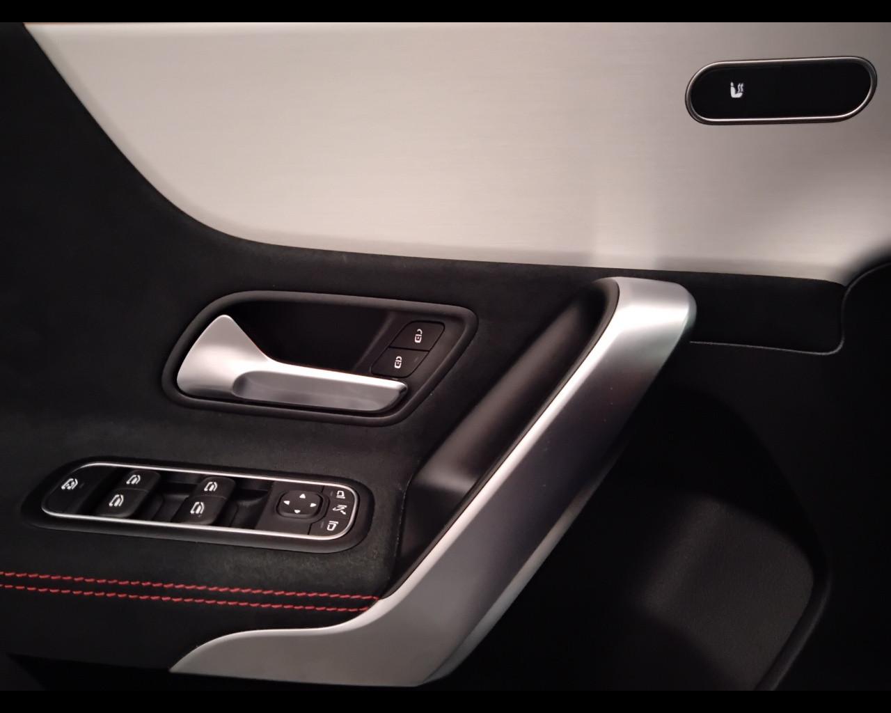 Mercedes-Benz Classe A - W177 2023 - A 180 d AMG Line Advanced Plus auto