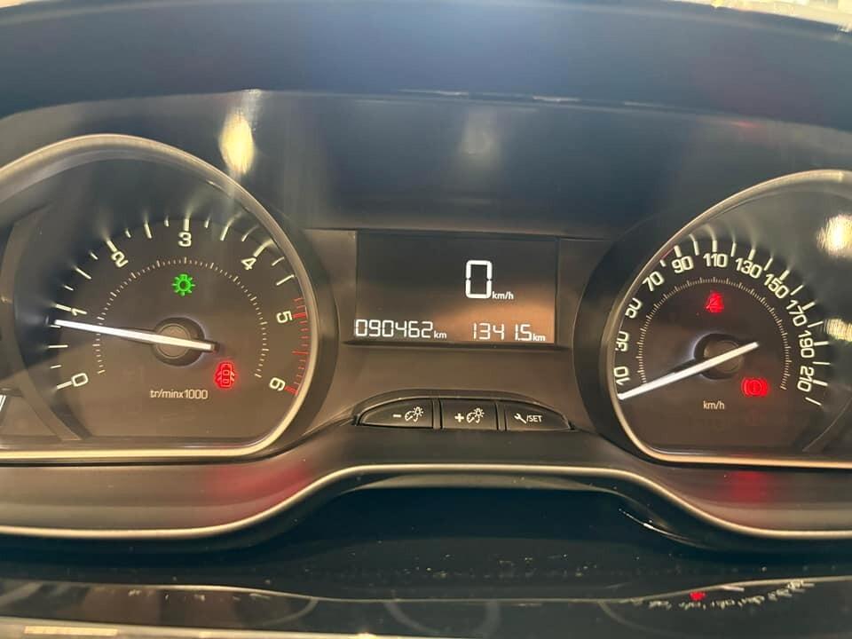 Peugeot 208 1.5 Business 100cv - 2020