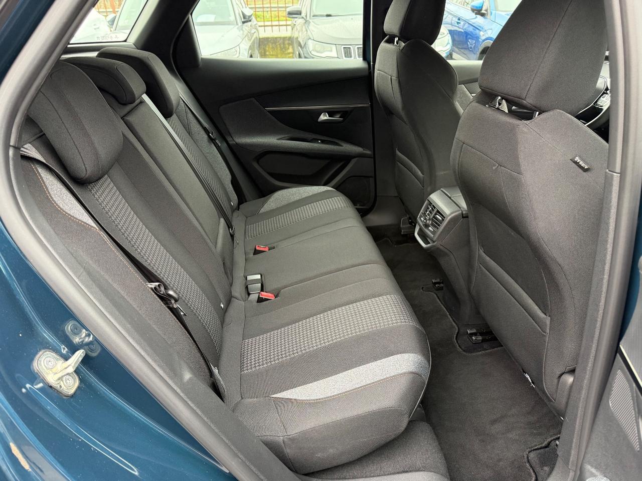 Peugeot 3008 BlueHDi 130 S&S EAT8 Active Business