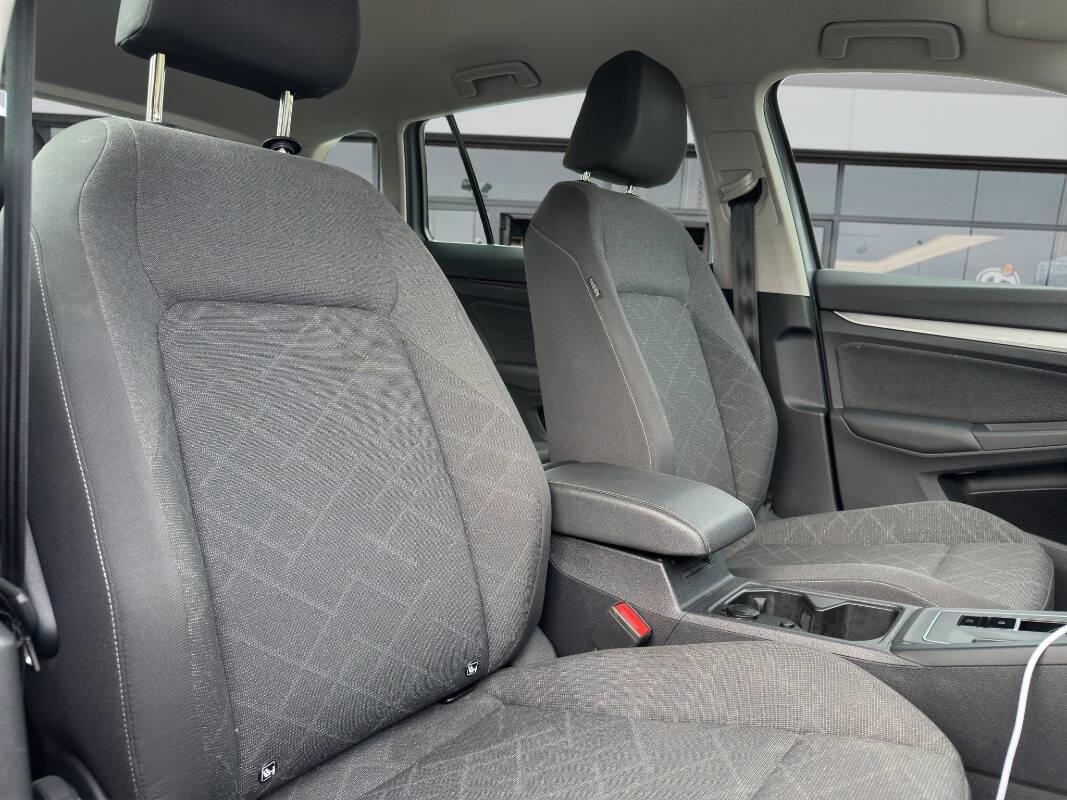 Volkswagen Golf Variant 2.0 tdi Life 115cv AUTOM e CarPlay