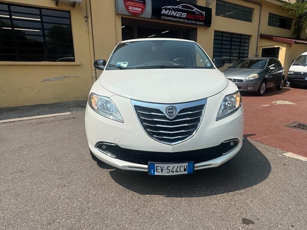 Lancia Ypsilon 0.9 TwinAir 85 CV 5 porte Metano Ecochic Gold