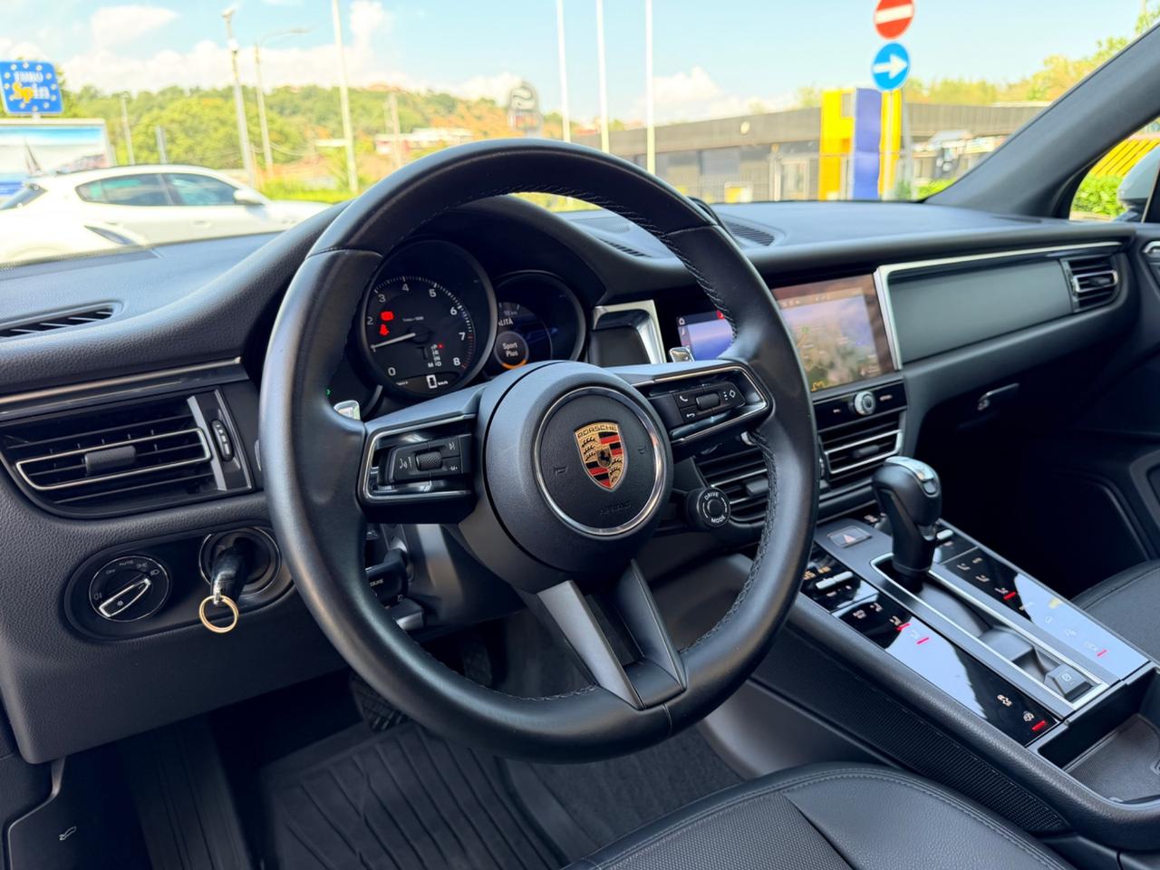 Porsche Macan 2.0 i 265 cv colore gesso tetto uni pro Italia