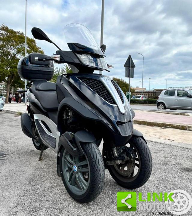 PIAGGIO MP3 LT 300 .