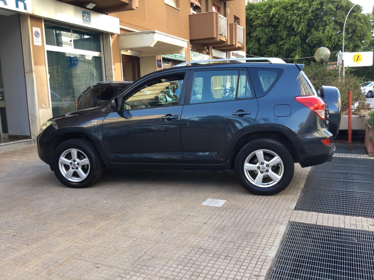 Toyota RAV 4 2.2 D-4D 136 CV Luxury