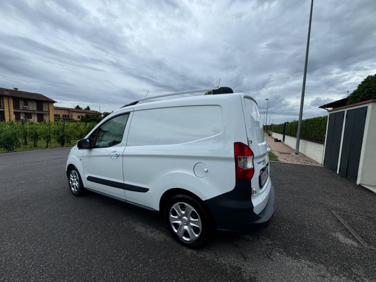 Ford Tourneo Courier Tourneo Courier 1.5 TDCI 95 CV Titanium