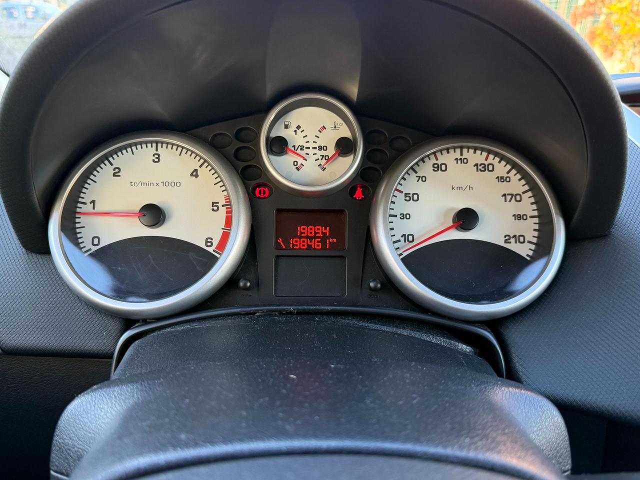 Peugeot 207 5 Porte 207 5p 1.4 hdi XT