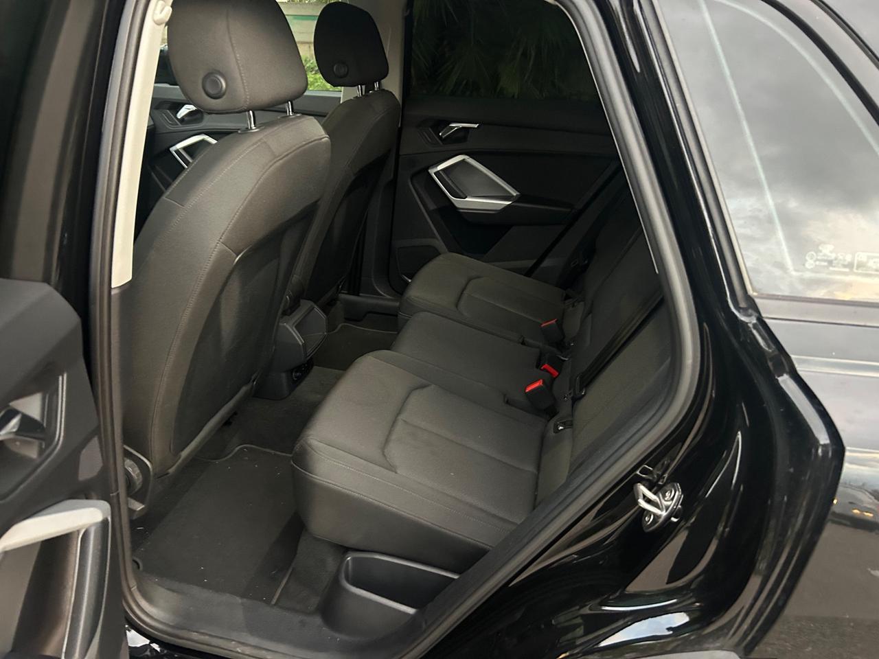 Audi Q3 35 TDI quattro Business Advanced