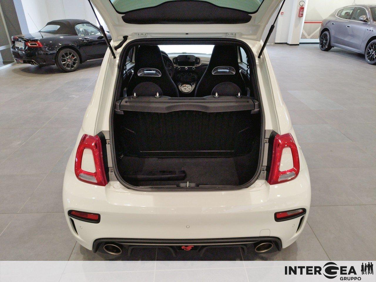 ABARTH 695 1.4 t-jet 180cv auto