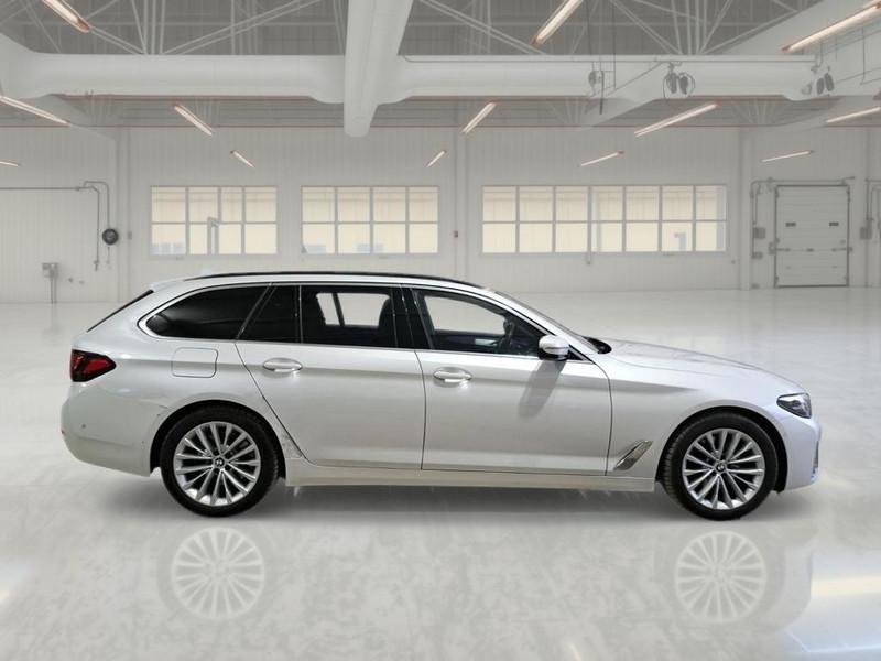 BMW 520 xDrive Luxury Auto MH48V Touring