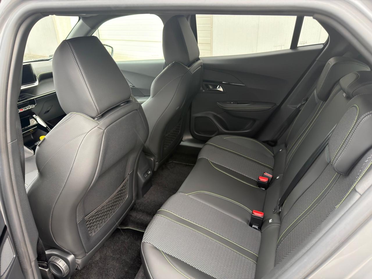 Peugeot 2008 PureTech 130 S&S EAT8 GT