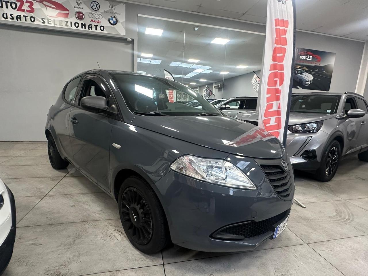 Lancia Ypsilon 1.2 69 CV 5 porte Elle Ok Neopatentati