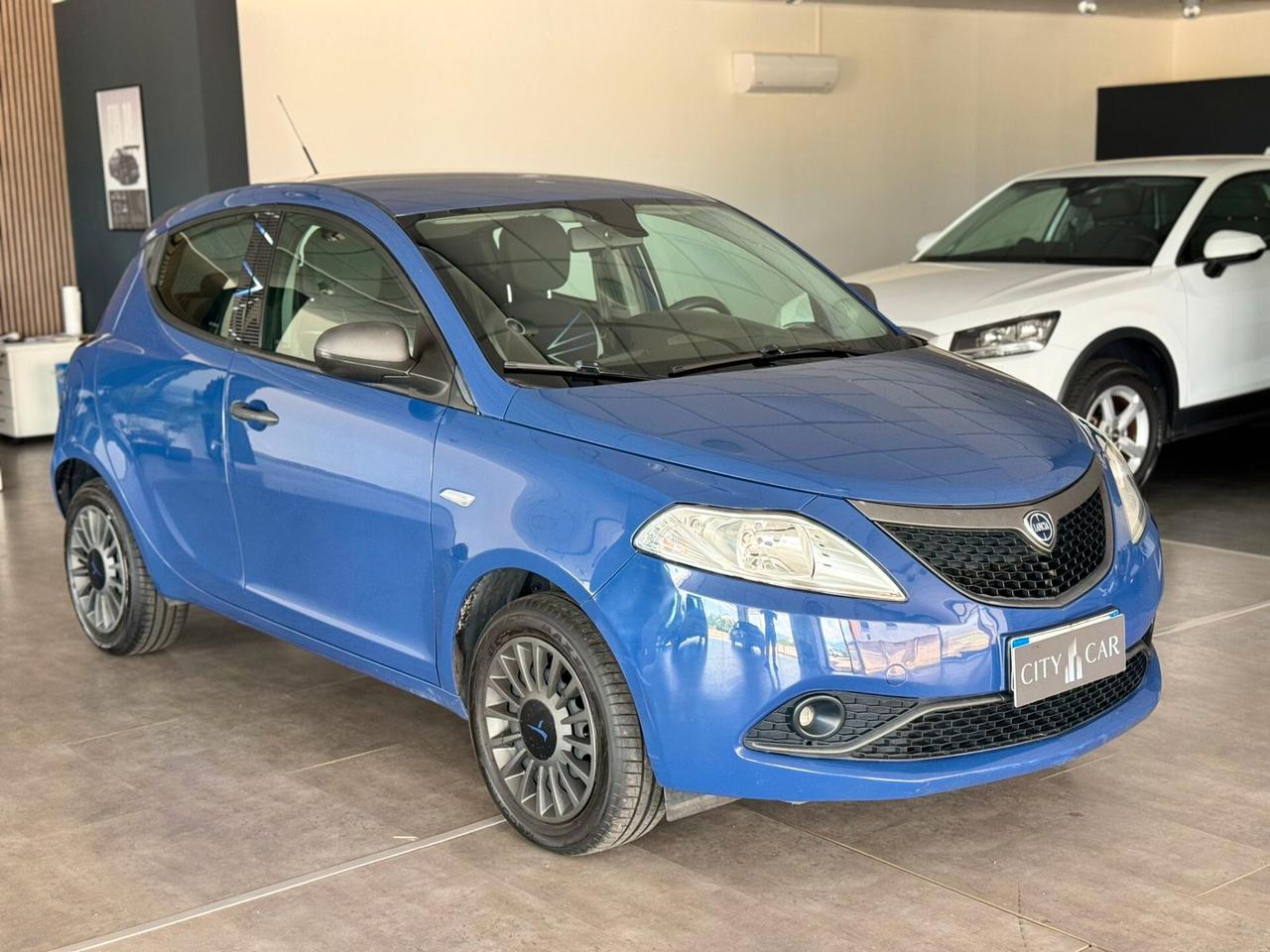 Lancia Ypsilon 1.2 69 CV 5 porte Mya