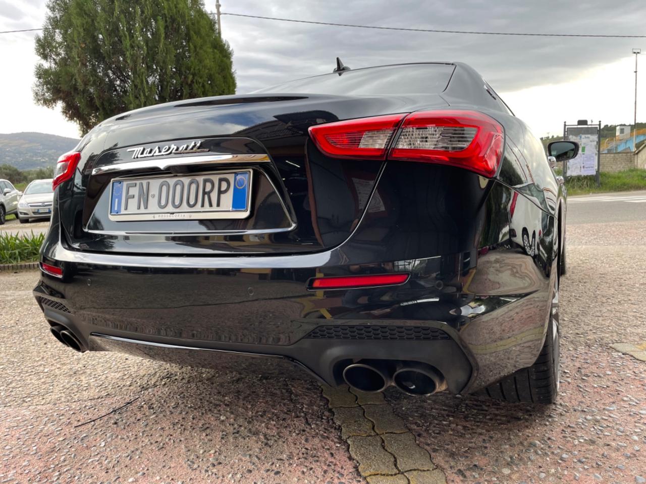 Maserati Ghibli V6 430 CV Q4 Gransport