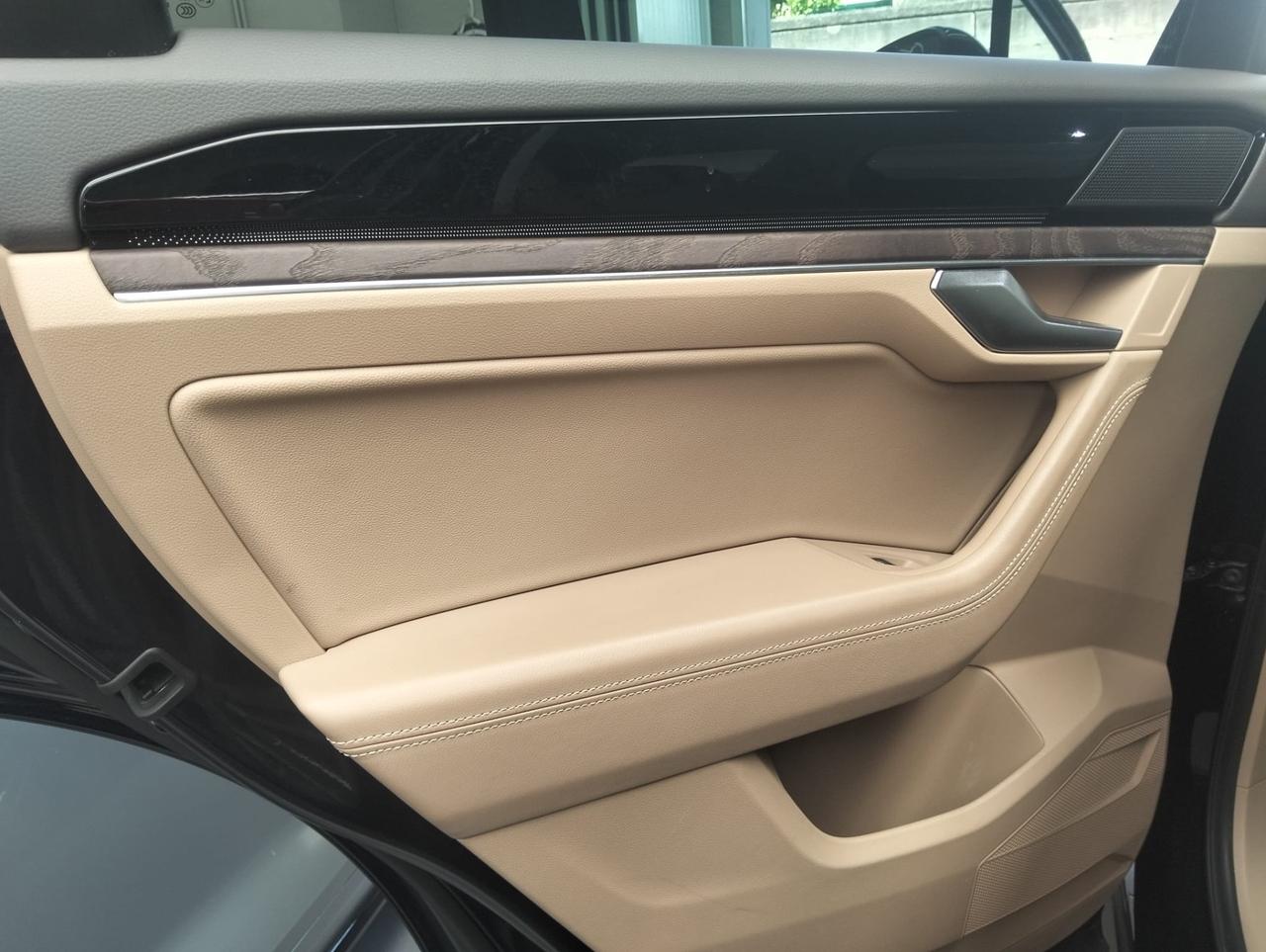 Volkswagen Touareg 3.0 V6 TDI SCR Atmosphere