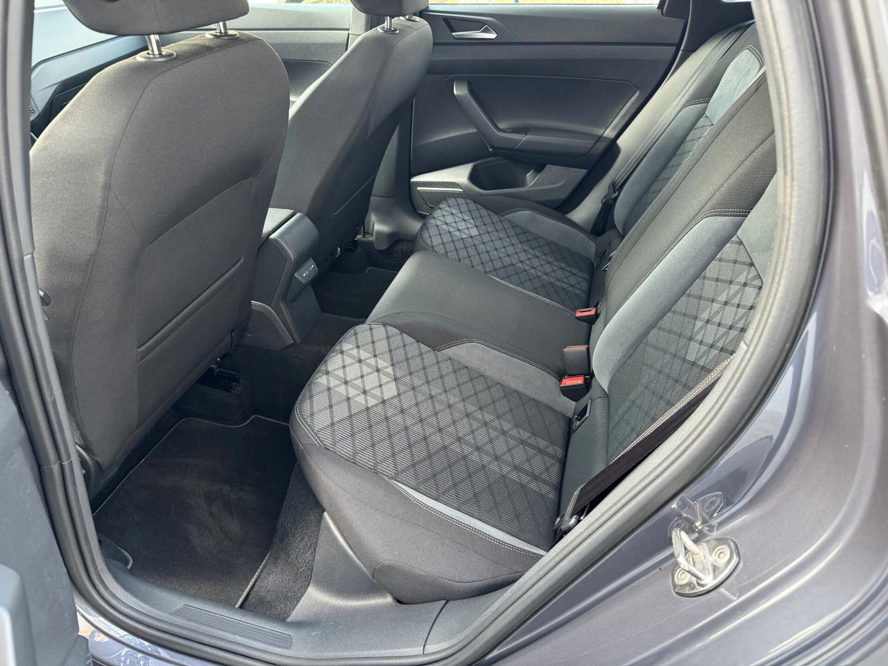 Volkswagen Taigo 1.0 tsi R-Line 110cv dsg