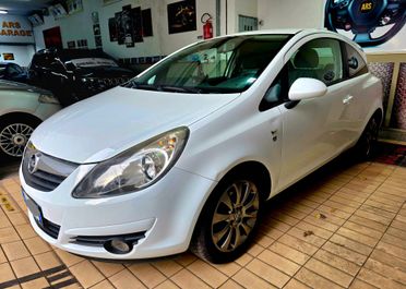 Opel Corsa 1.2 3 porte Club