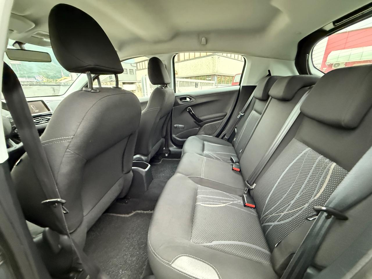 Peugeot 208 1.4 HDi 68 CV 5 porte OK NEO PATENTATI