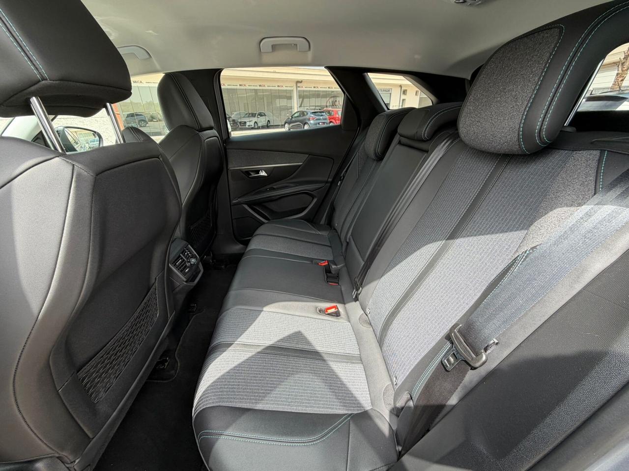 Peugeot 3008 BlueHDi 130 S&S EAT8 Allure