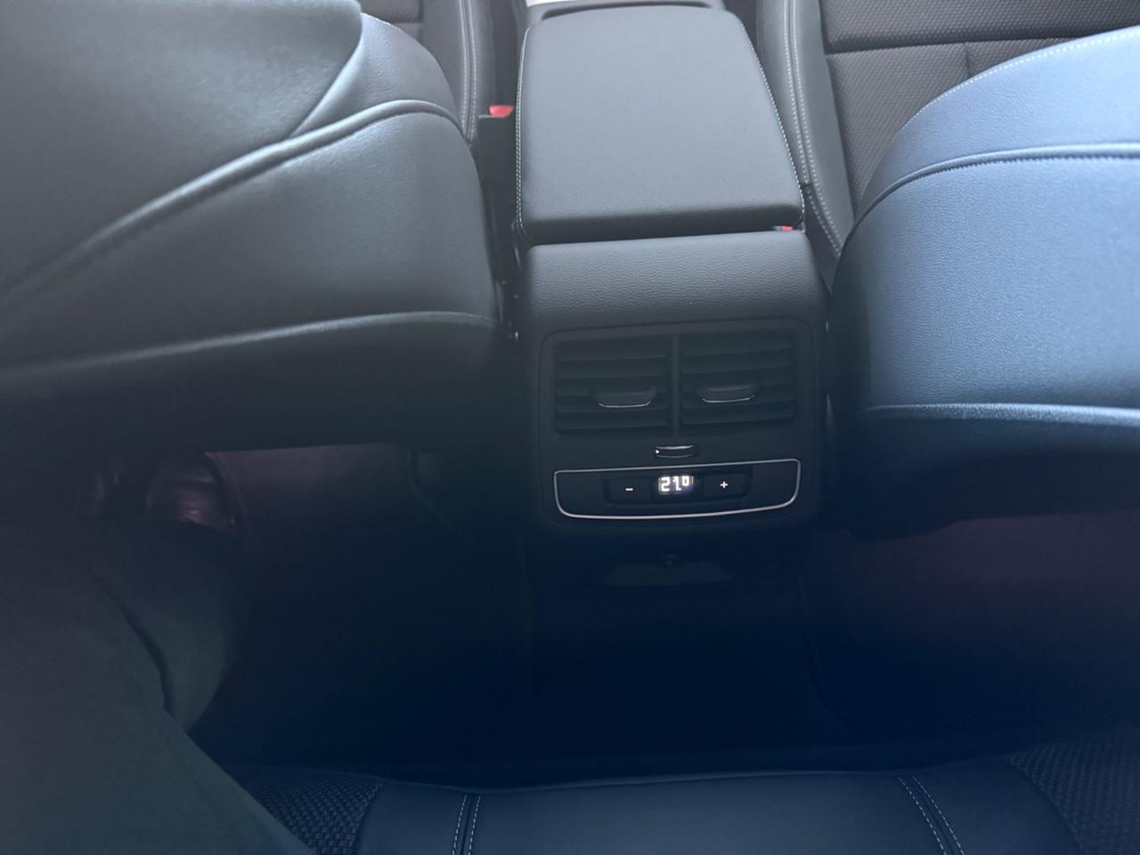 Audi A4 Avant 40 TDI quattro S tronic line edition