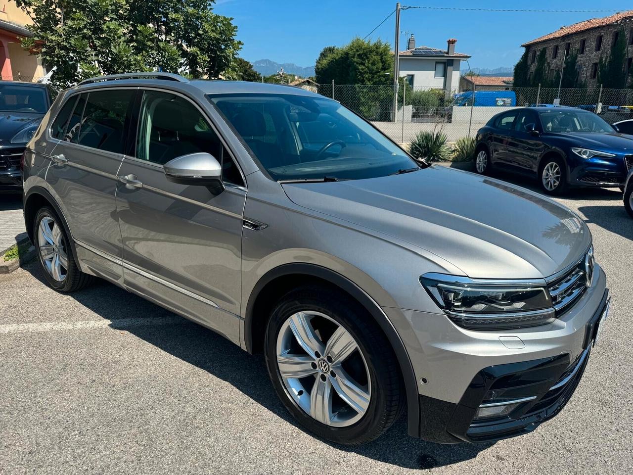 Volkswagen Tiguan 2.0 TDI SCR DSG 4MOTION Advanced BMT R-LINE