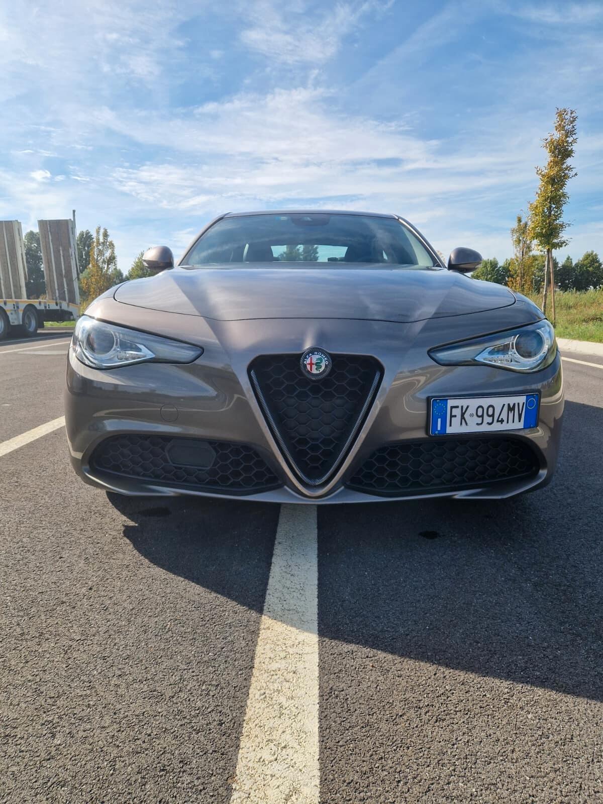Alfa Romeo Giulia 2.2 Turbodiesel 180 CV AT8 Business Sport Launch Ed.