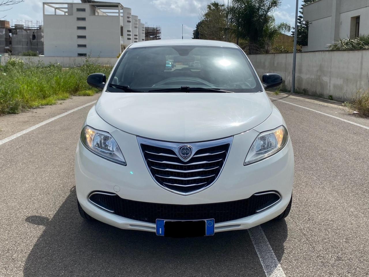Lancia Ypsilon 1.2 69 CV Unyca