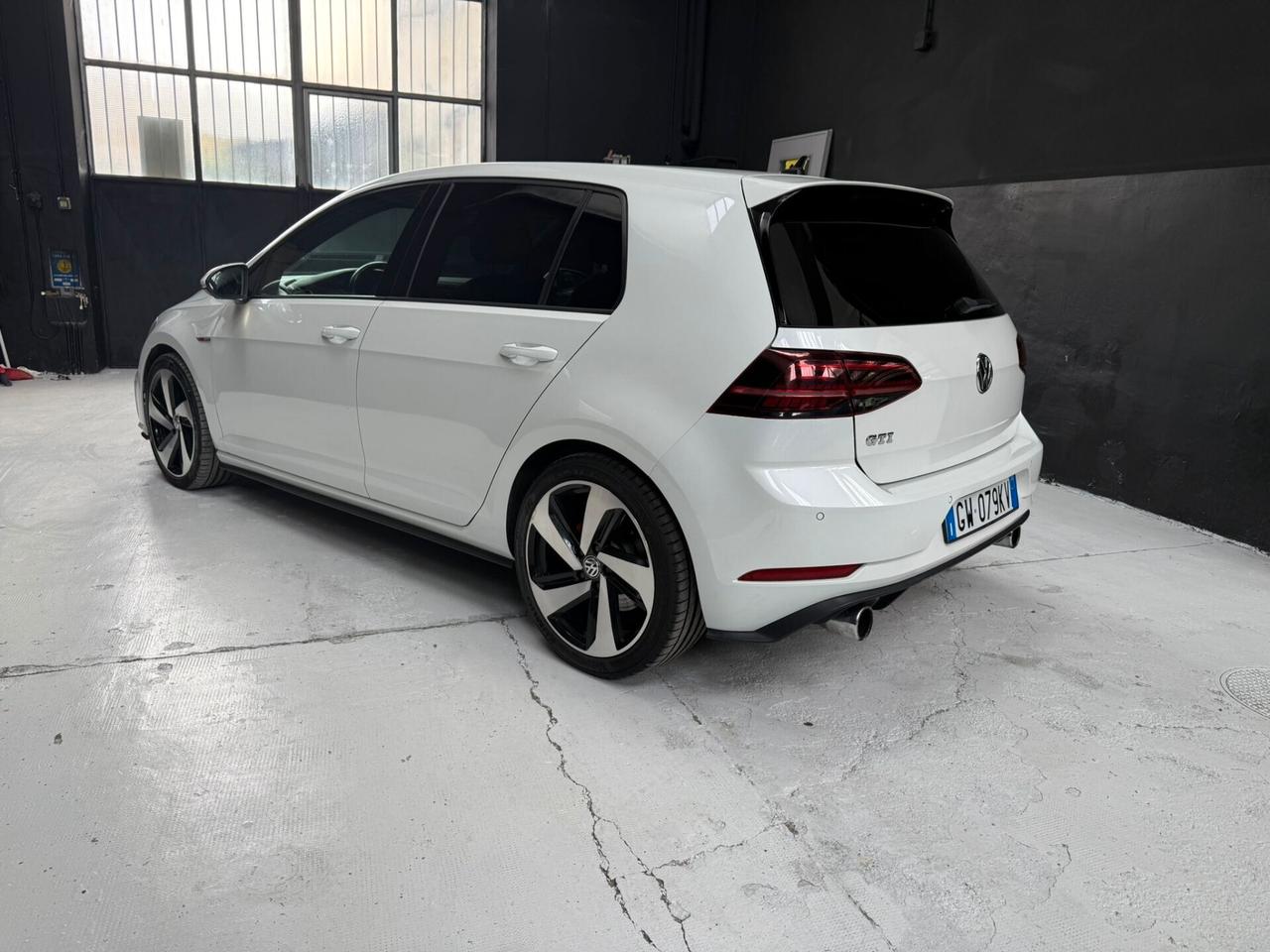Volkswagen Golf GTI Performance 2.0 230 CV TSI DSG 5p.