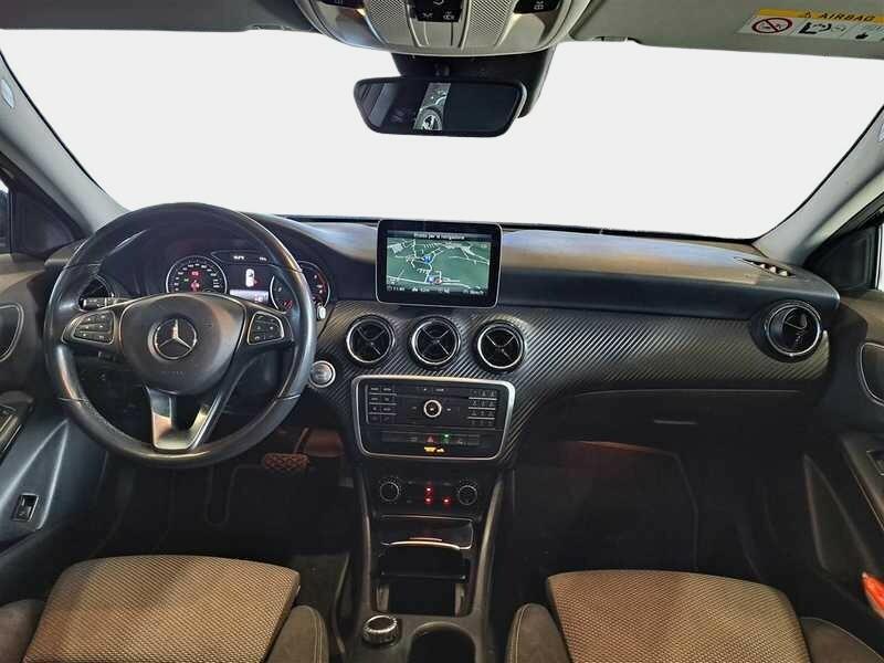 MERCEDES-BENZ GLA 200 d Automatic Business Extra