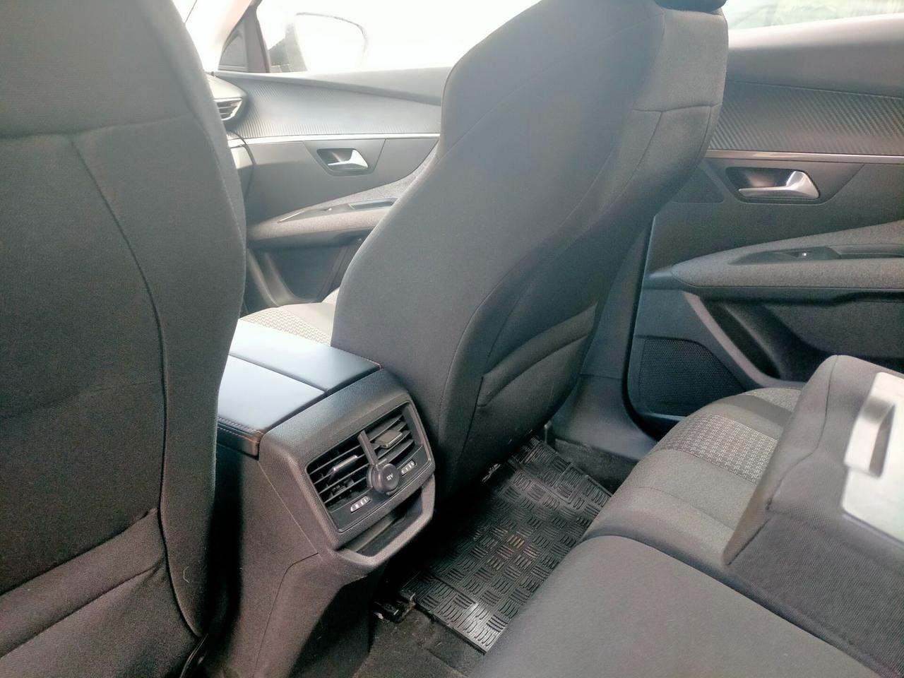 Peugeot 3008 BlueHDi 120 EAT6 S&S Active