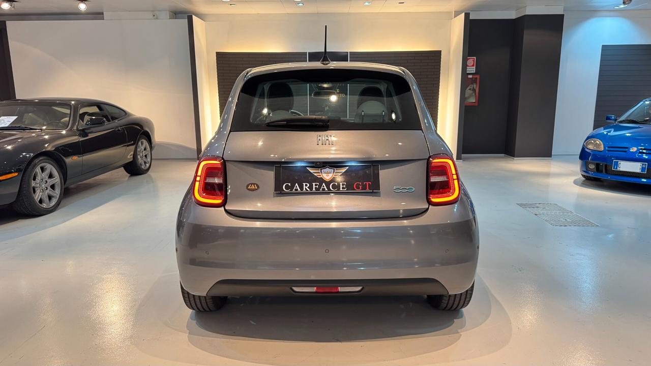 Fiat 500e 42kWh La Prima - 2021