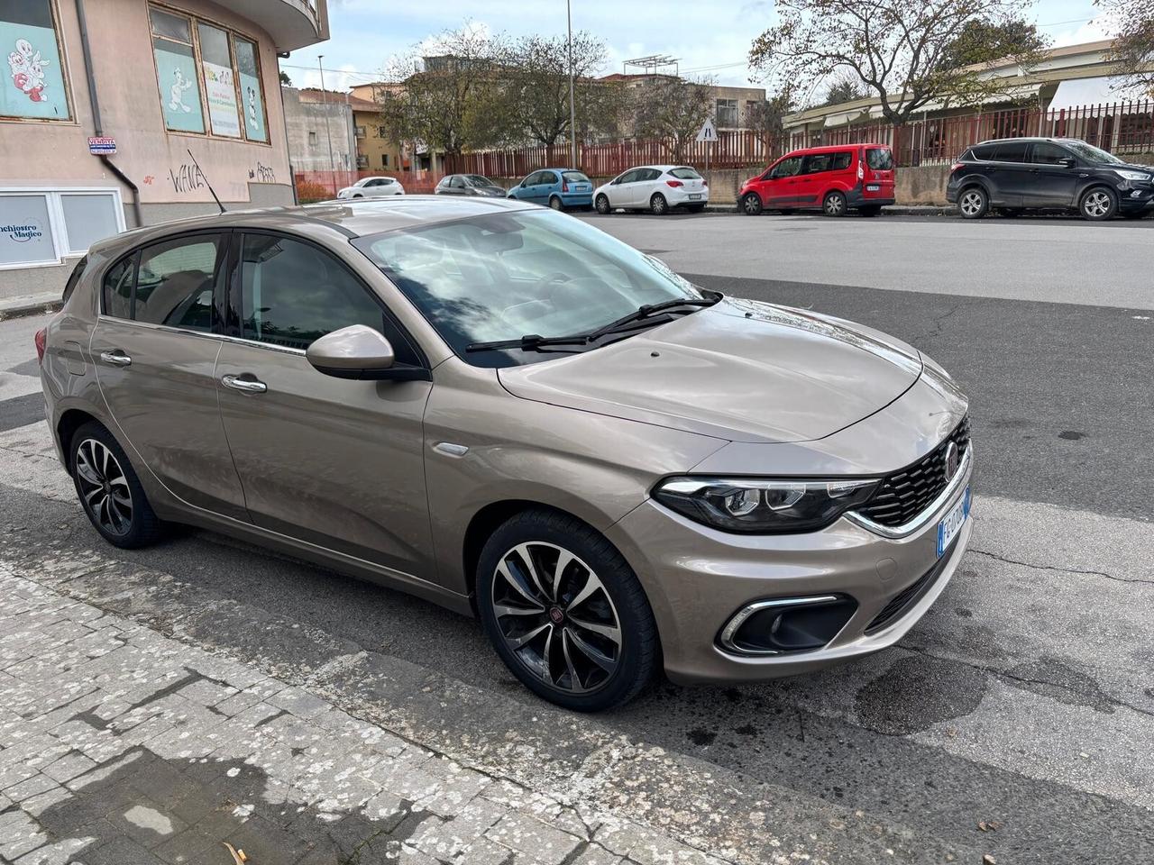 Fiat Tipo 1.6 Mjt S&S 5 porte Easy