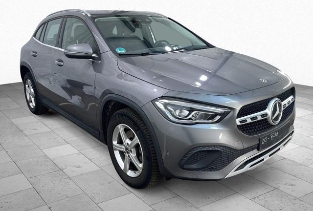 MERCEDES-BENZ GLA 180 d Automatic Style "LED" NAVI"CAMERA"