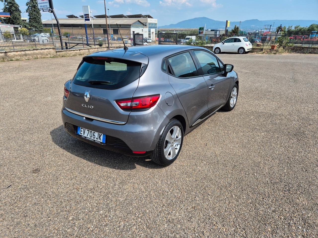 Renault Clio 1.2 75CV 5 porte Wave