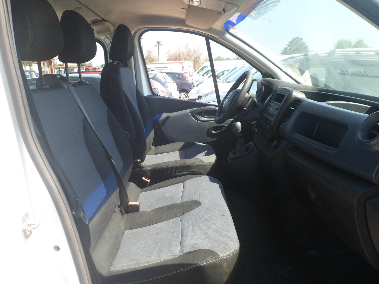 Opel Vivaro 6 posti maxi autocarro