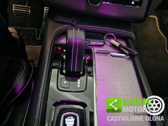 VOLVO XC90 B5 (d) AWD Geartronic 7 posti R-design