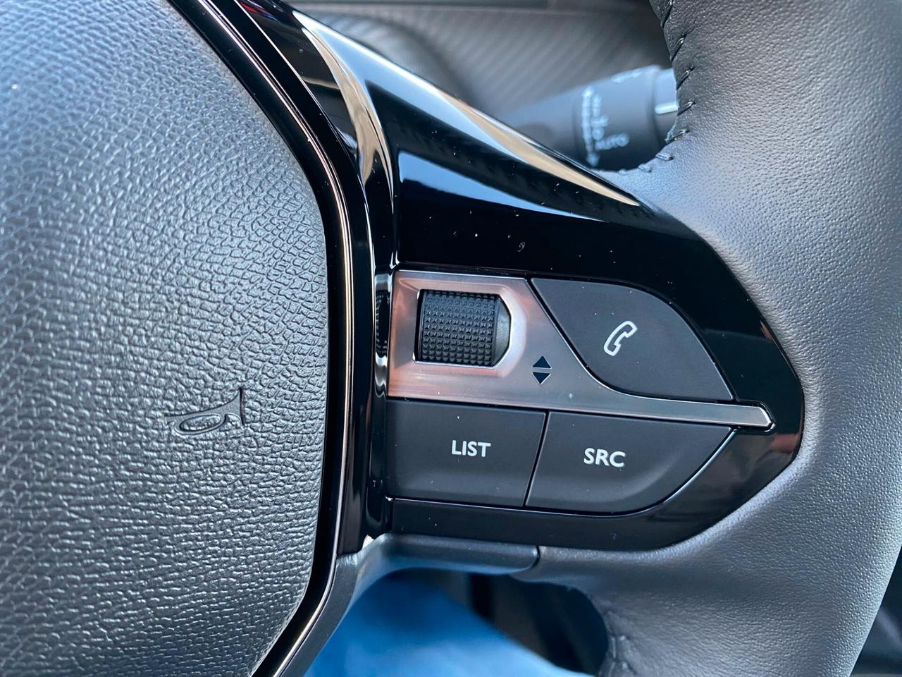 Peugeot 2008 PureTech 100 S&S Allure ''KmZero''