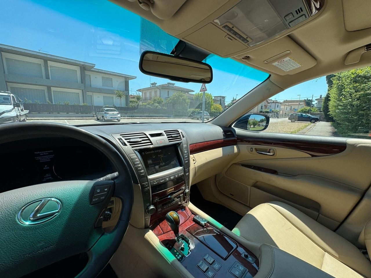 Lexus LS 600 600h