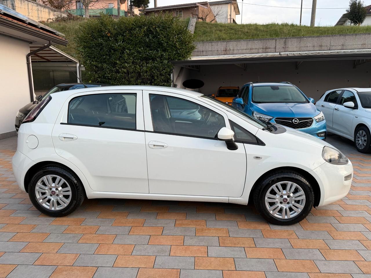 Fiat Punto New 1.3 M.JET 75 cv. 5p LOUNGE (MOTORE DA RIVEDERE)