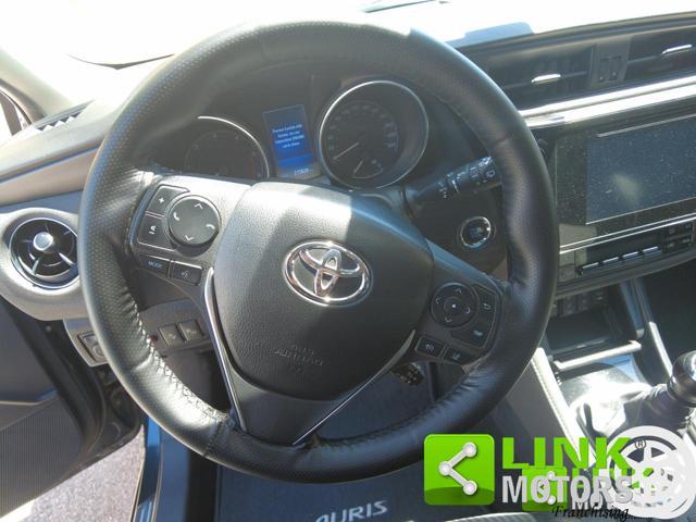TOYOTA Auris lounge