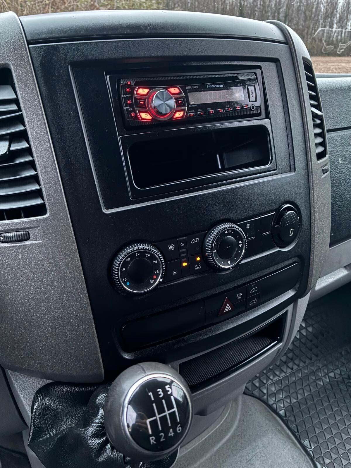 Volkswagen Crafter 2012