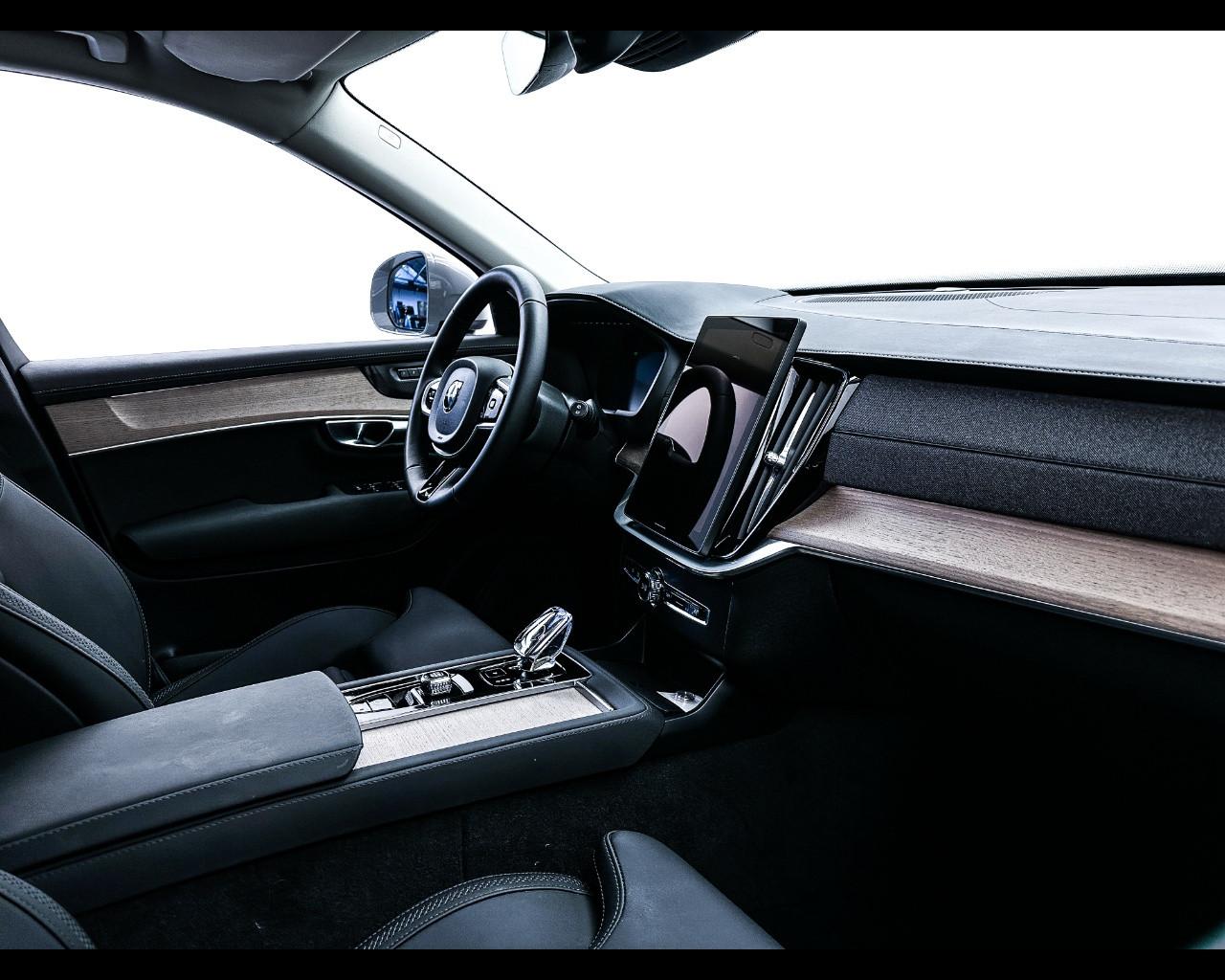 VOLVO XC90 B5 AWD automatico 7 posti Plus Bright