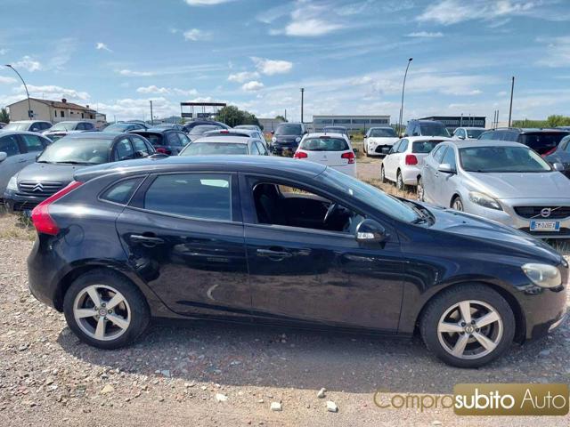 VOLVO V40 D2 1.6 Momentum