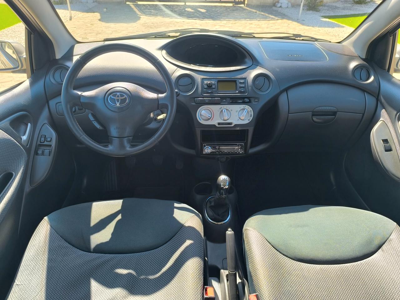 Toyota Yaris 1.0 benzina perfetta