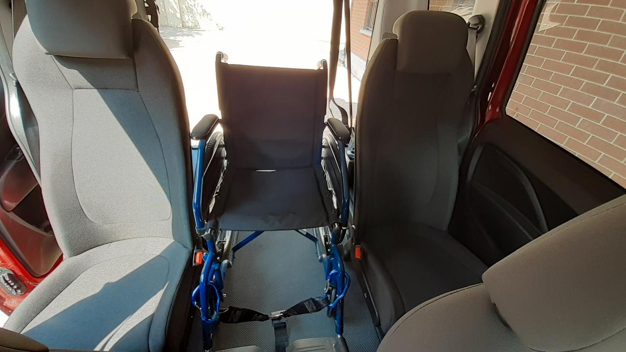 Doblo disabili pianale ribassato benzina 16.561 KM!