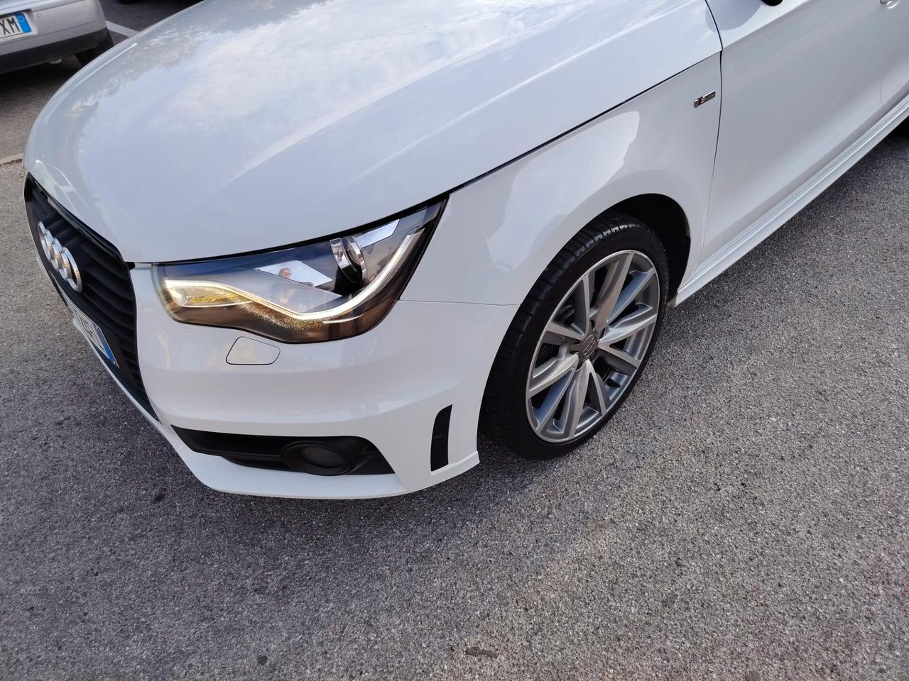 Audi A1 1.6 TDI 105 CV S line edition